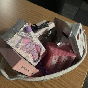 Ultimate Luxe Skin & Scent Gift Set